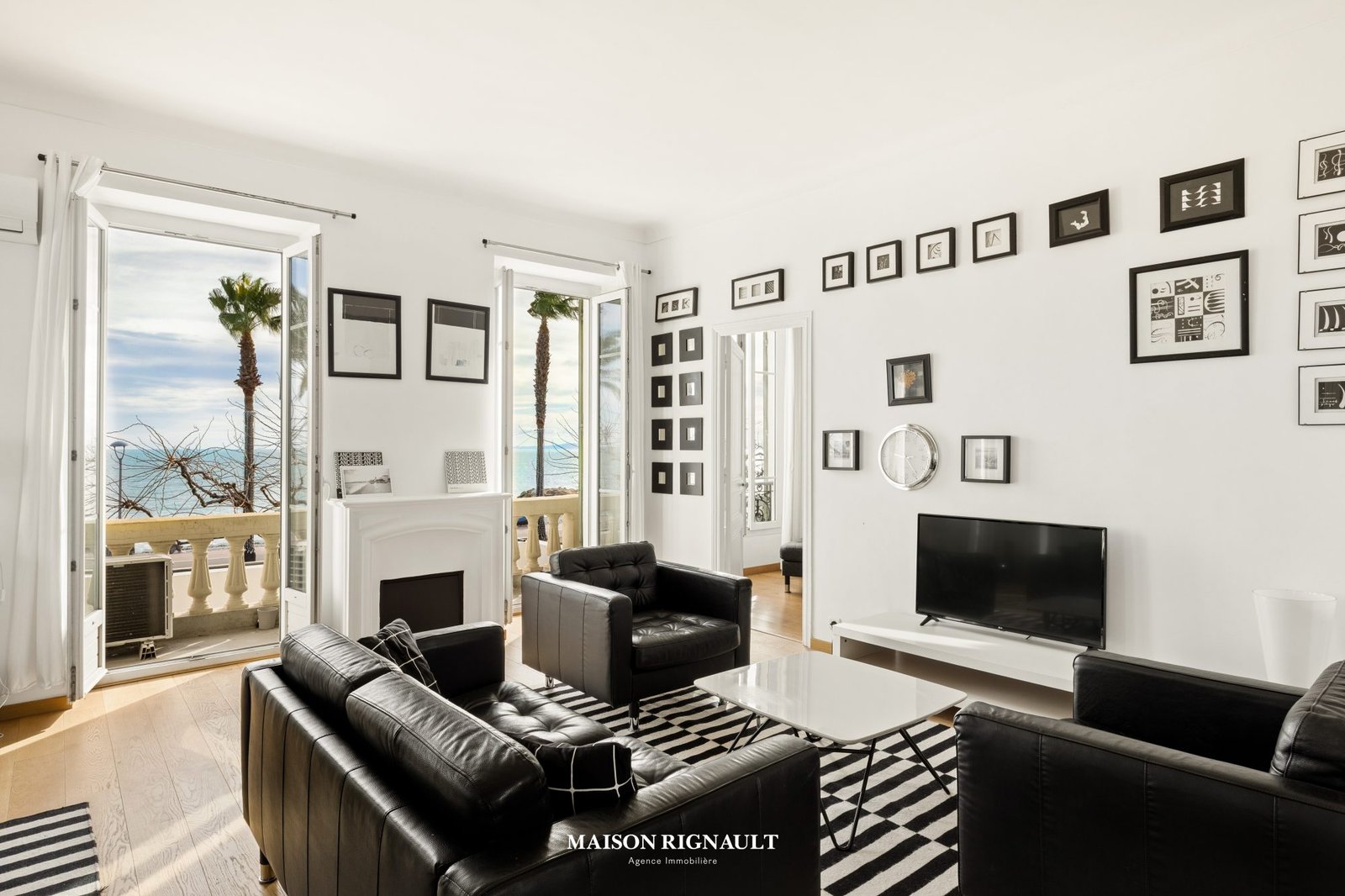 Face à la Mer – Bel Appartement dans immeuble bourgeois