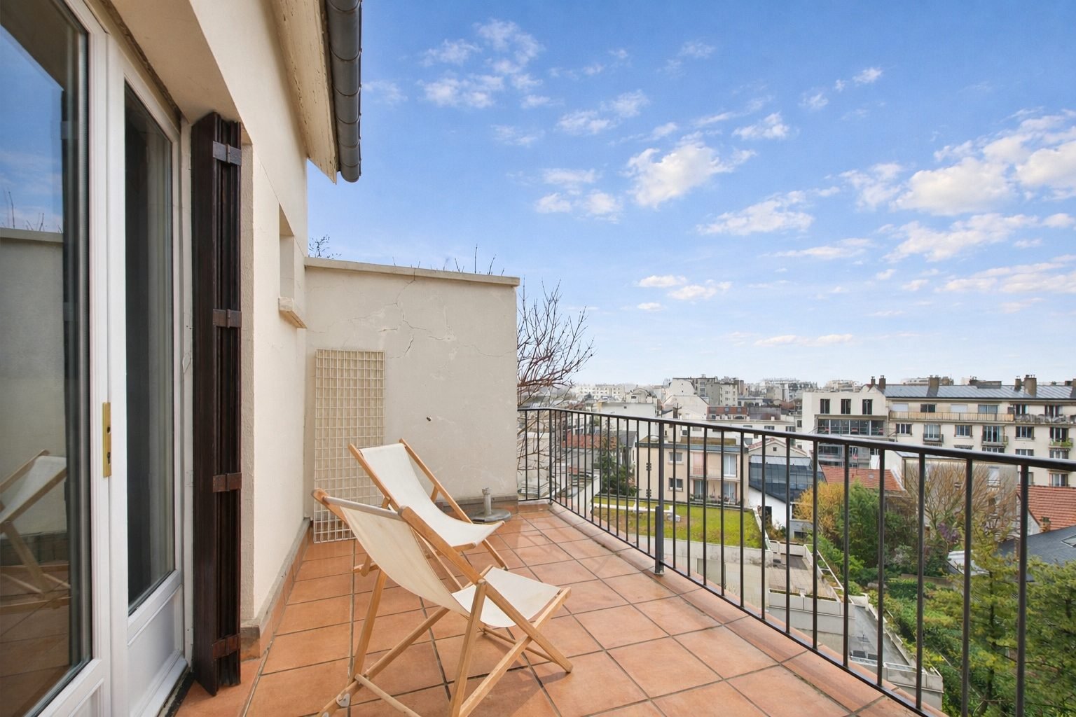 Vanves / Rooftop avec terrasse et balcon.