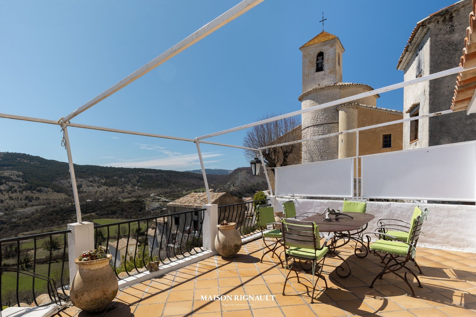 Maison de village typique de l&rsquo;arrière pays Vençois – Vue panoramique sur les montagnes