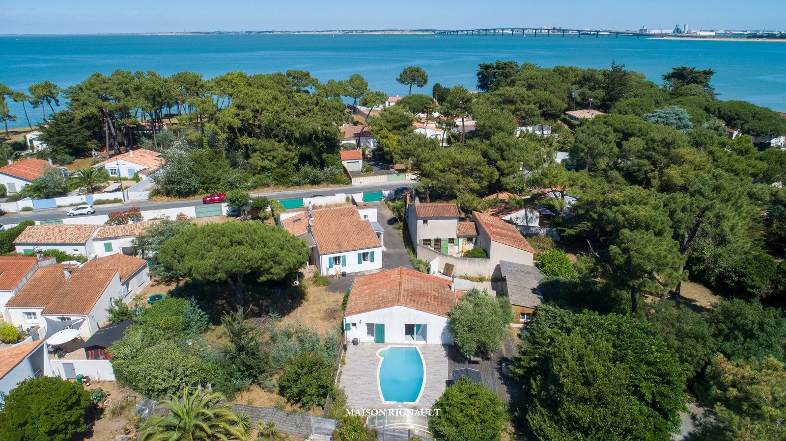 Rivedoux / Bel ensemble immobilier. Deux maisons + Studio
