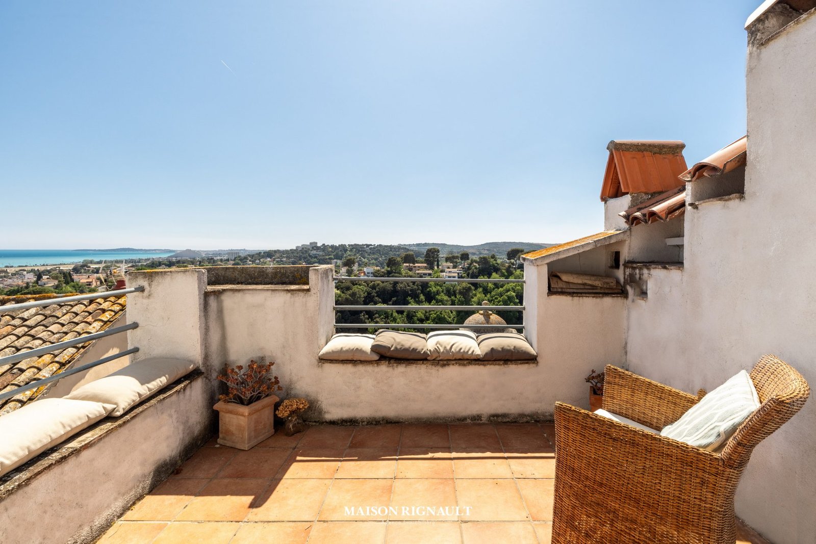 Maison provençale typique dans le village du Haut de Cagnes