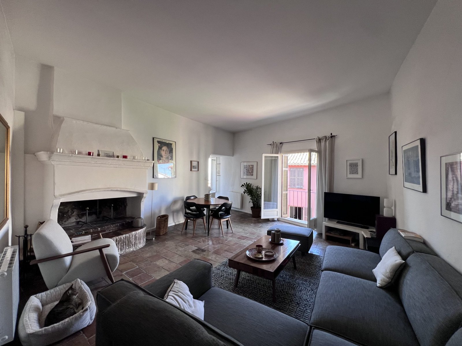 Maison de village atypique – Le Montmartre de la Côte d&rsquo;Azur