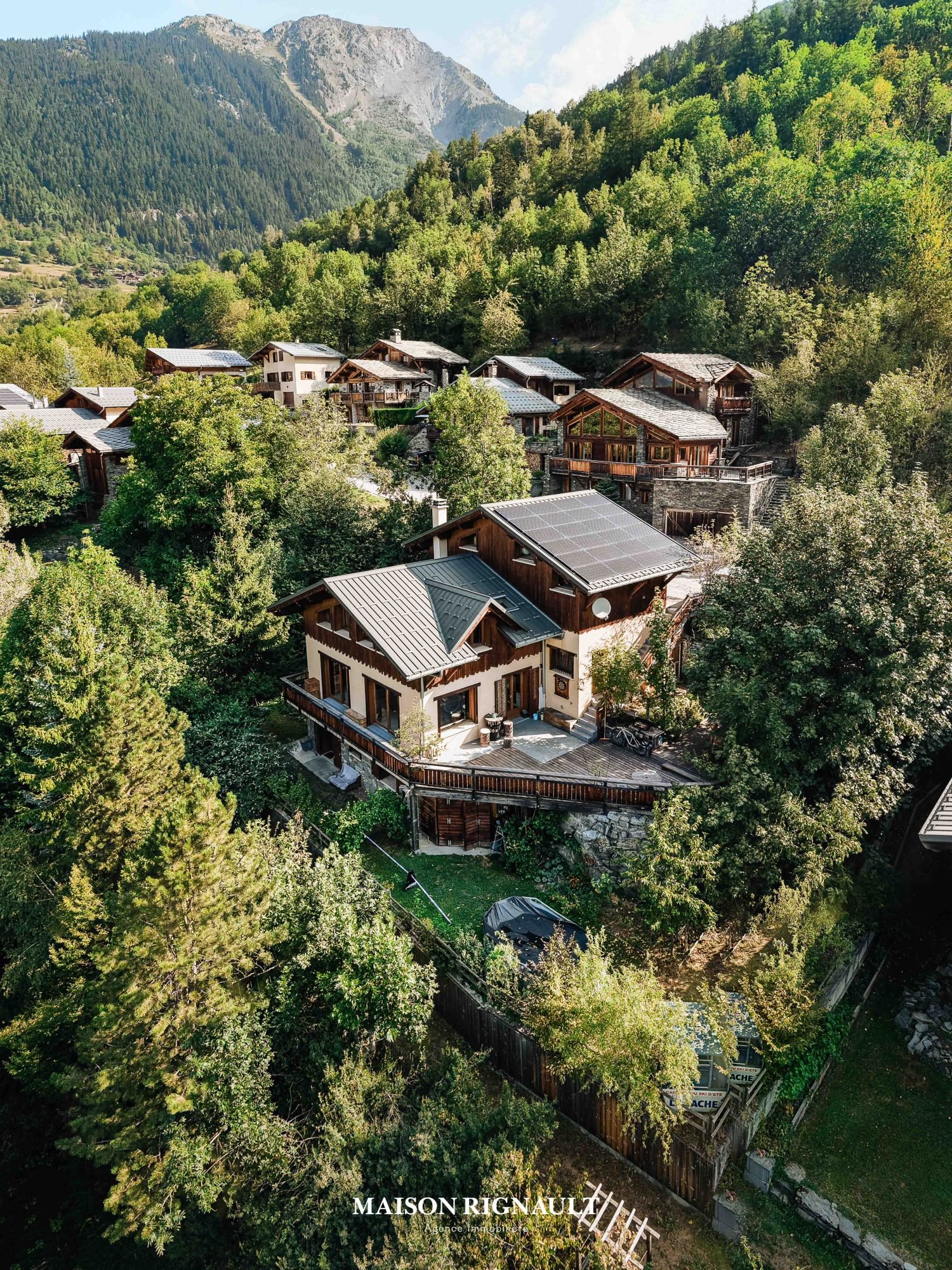 Sainte-Foy-Tarentaise / Chalet familial avec deux studios indépendants